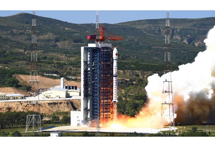 Китай изтреля нов сателит Китай изтреля нов сателит